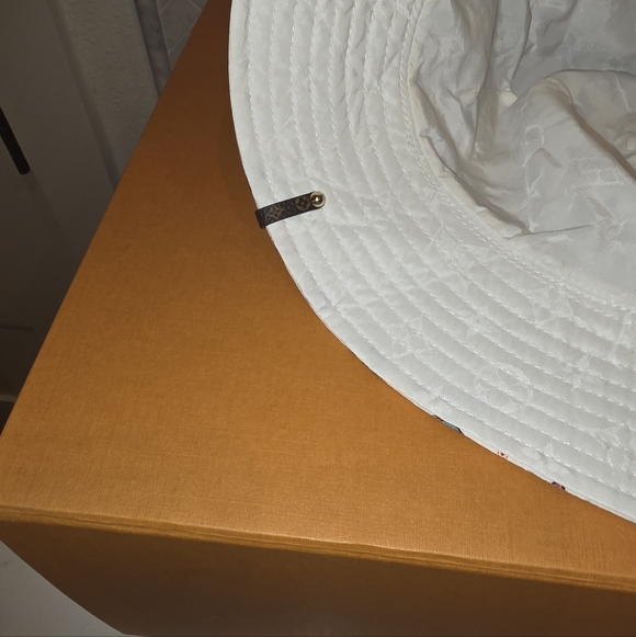 Louis Vuitton Lovely Gram Bob Bucket Hat Size Medium! - Picture 6 of 7